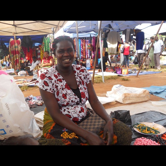 Green & Gold Necklace - Picture 5 of 5